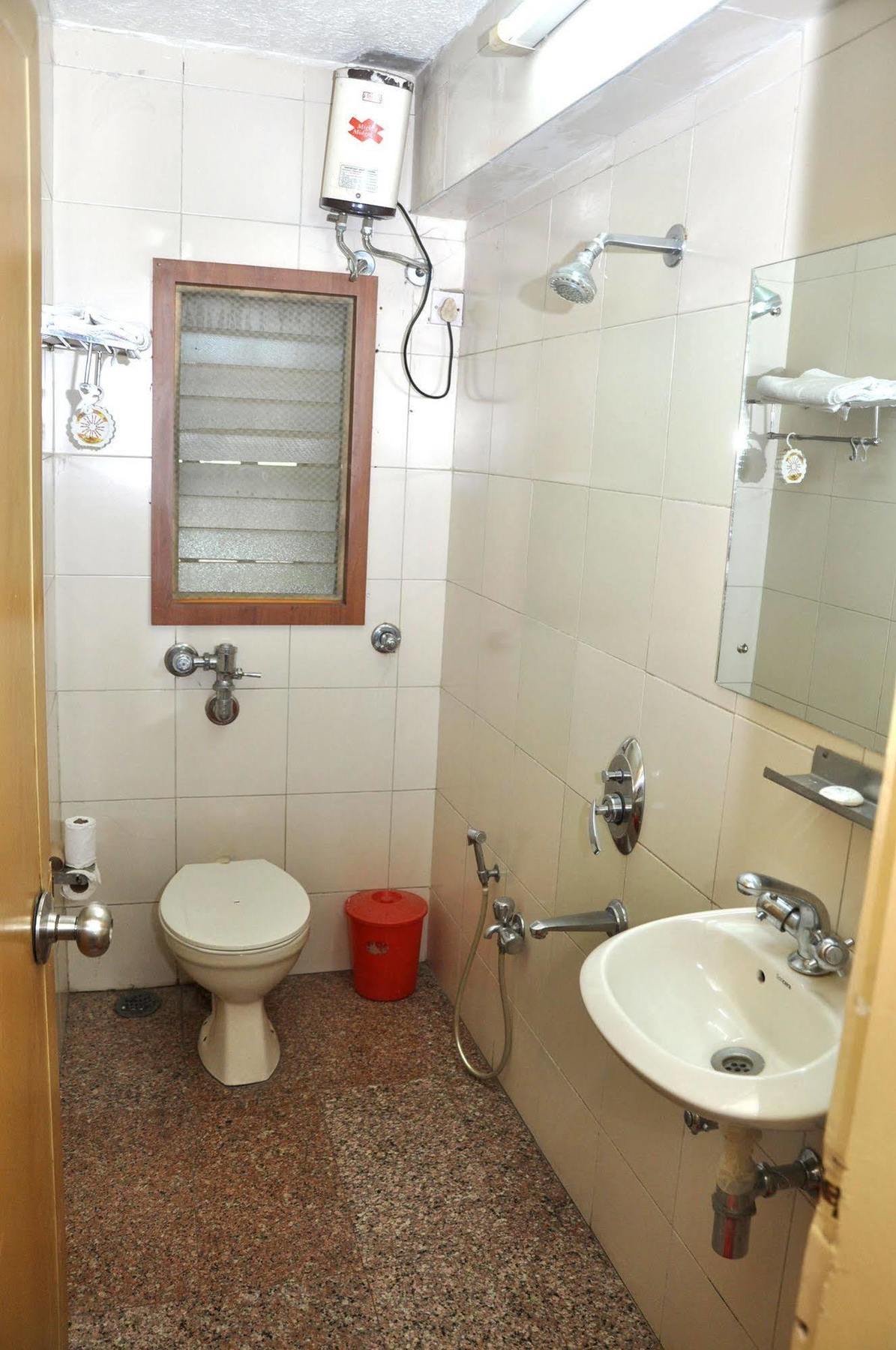 Hotel Samraj Mumbai Ngoại thất bức ảnh